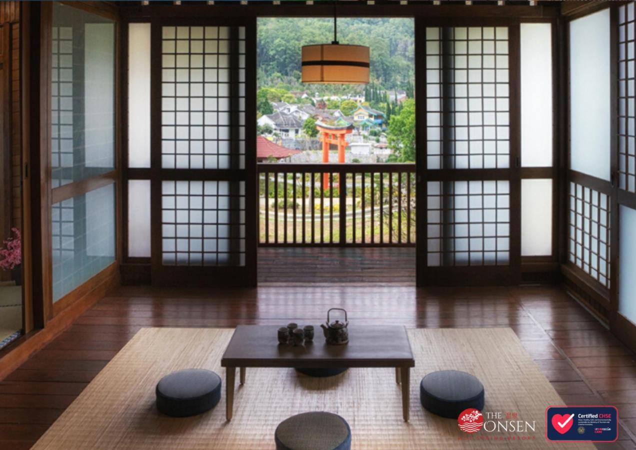 The Onsen Hot Spring Resort Бату Екстериор снимка